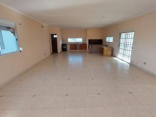 Foto 5 de Casa-quinta sobre excelente lote de 40 x 120 mts de fondo