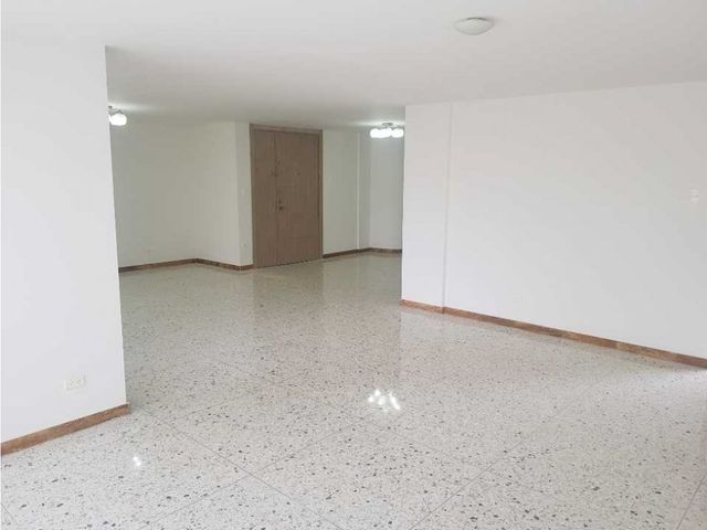Se vende apto barrio alto prado BQUILLA