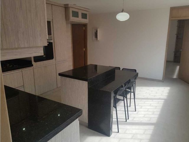 Se vende apto barrio alto prado BQUILLA