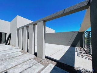 Foto 1 de Duplex En Venta, Punta Alta 4100