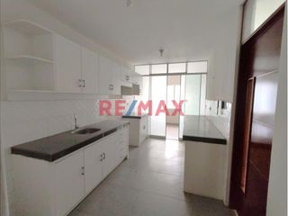 Foto 10 de ¿Buscas comodidad y estilo en una ubicación privilegiada de Castilla, Piura? Descubre este acogedor departamento flat, ideal para quienes desean un ho