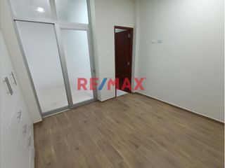 Foto 10 de Departamento En Preventa En La Urb. Los Sauces 3Er Piso Con Ascensor - 303