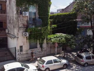 PH tipo casa de 4 ambientes   dependencia con hermoso jardin con parrilla en el barrio de Nuñez