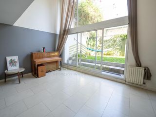 PH tipo casa de 4 ambientes   dependencia con hermoso jardin con parrilla en el barrio de Nuñez