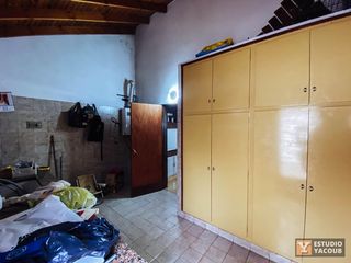 Casa en venta - 4 dormitorios 2 baños - 200mts2 - Tolosa, La Plata