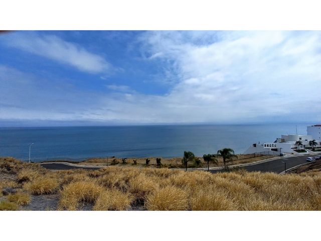 Terreno de venta en Manta en urbanización Ciudad del Mar