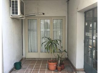 Terreno en venta -  168 mts 2 cubiertos- La Plata