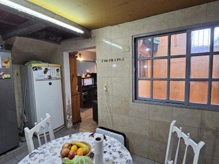 Casa en venta - 4 Dormitorios 2 Baños - Cochera - Terraza - 126Mts2 - La Plata