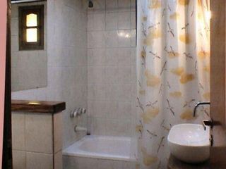 Chalet de ladrillo visto.