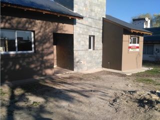 VENTA DE VIVIENDA BARRIO CUATRO HORIZONTES  EN Villa General Belgrano - VIV0212