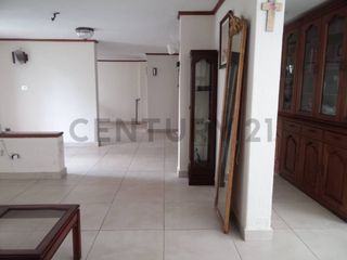 Foto 10 de En venta casa  en Monteserrin