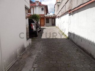 Foto 29 de En venta casa  en Monteserrin