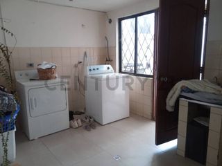 Foto 16 de En venta casa  en Monteserrin