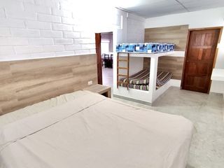 Punta Blanca, casa con vista al mar y en condominio privado, en alquiler.