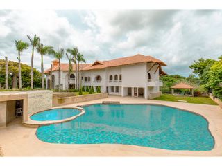 SE VENDE CASA MANSION DE LUJO EN LAGOS DEL CAUJARAL