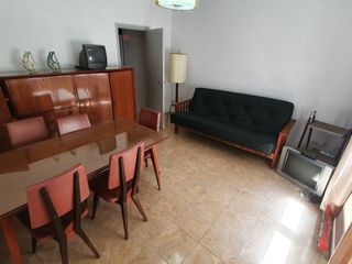 Alquiler temporario - Dos ambientes interno con lavadero - Av Colón  2318