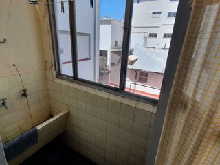 Alquiler temporario - Dos ambientes interno con lavadero - Av Colón  2318