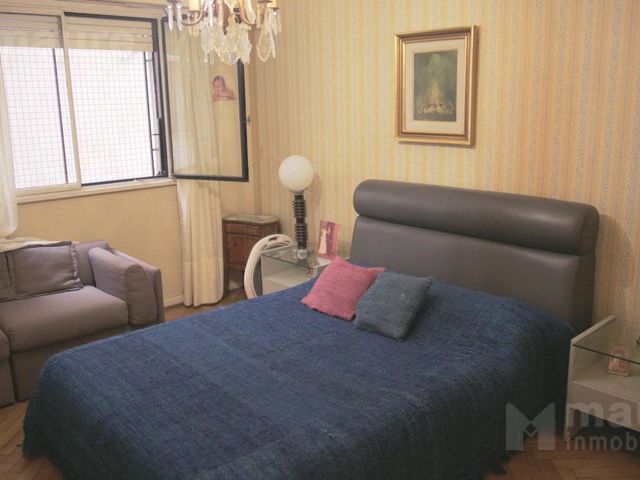 Semipiso de 3 dormitorios con dependencia y espacio guardacoche en venta en Belgrano