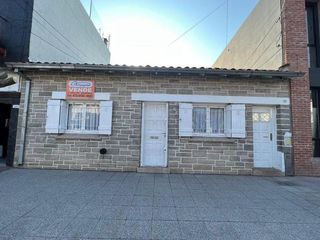 Foto 1 de Chalet ph al frente  de 3 ambientes con patio en Dorrrego y Avellaneda