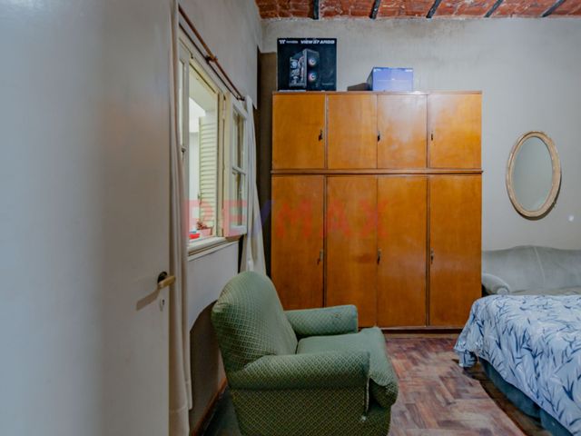 Venta casa 7 ambientes Flores USAB2