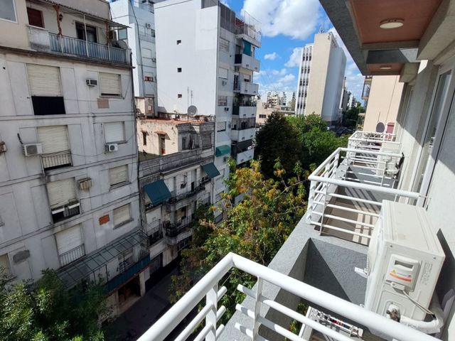 VENTA-MONO-A ESTRENAR-Flores c/BALCÓN y BAULERA