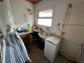 Foto 13 de Hermoso y solido Chalet 6 amb. Gran lote B. Constitucion