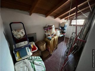 Foto 18 de Hermoso y solido Chalet 6 amb. Gran lote B. Constitucion