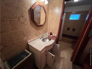 Foto 16 de Hermoso y solido Chalet 6 amb. Gran lote B. Constitucion