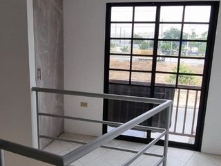 Foto 2 de VENTA DE LINDA CASA EN MUCHO LOTE 1