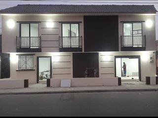 Foto 1 de VENTA DE LINDA CASA EN MUCHO LOTE 1
