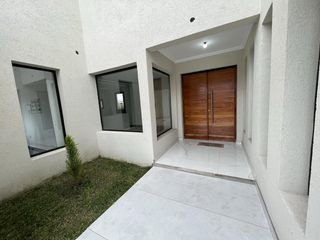 Venta Casa en Pilar del Este - Barrio San Ramón