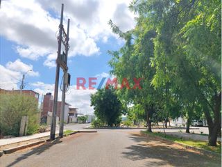 Foto 17 de 📍 Ubicación: Urbanización Corales, Departamento N° 202, Mz M – Segundo Piso
📏 Área total: 101.51 m²

Descubre este hermoso departamento con excelen