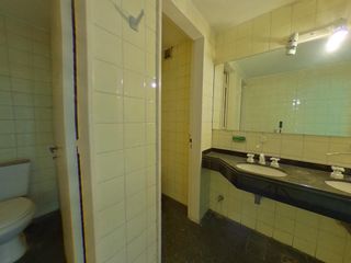 Oficina en venta en centro con vista a Av. Corrientes - 391 M2 Y 3 Cocheras.