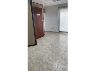 Foto 2 de Edificio Professional Center se vende oficina 70 m2