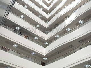 Vendo oficina 54m2 piso alto con vista sector La Paz