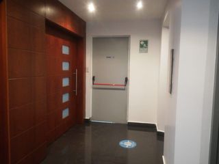 La Coruña, Oficina en renta, 82 m2, 7 ambientes, 1 baño, 2 parqueaderos