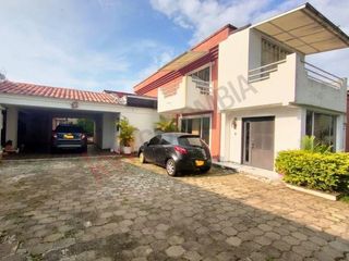 Se Arrienda Casa Amoblada en Condomio Campestre + Apto aislado Sector Pance con piscina Independiente en lote 1300 MT2