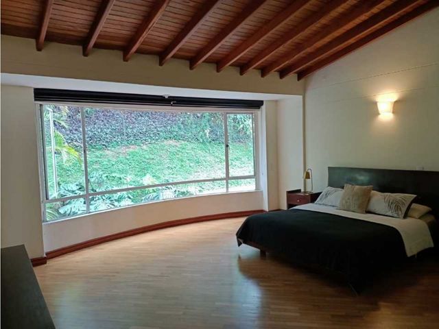 Casa en venta cerca al Mall San Lucas, unidad cerrada!