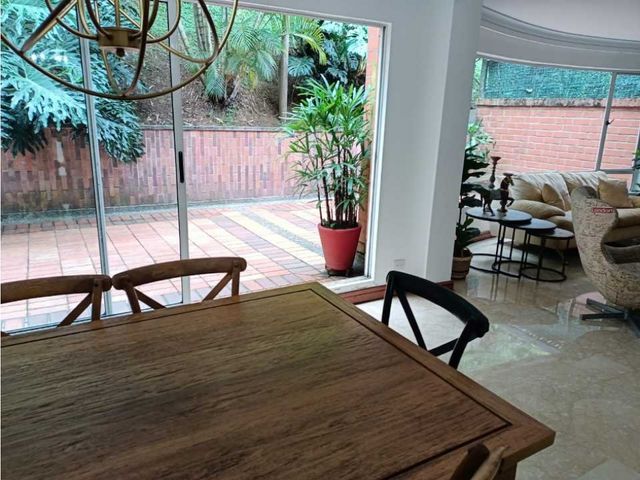 Casa en venta cerca al Mall San Lucas, unidad cerrada!
