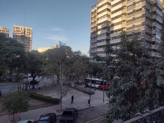 Departamento en venta de  5 ambientes, balcón y  con dependencia de servicio en  Belgrano