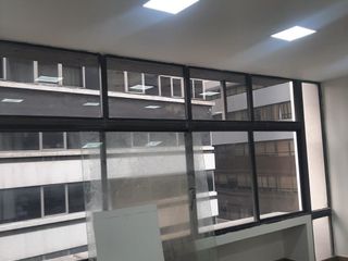 Oficina de Alquiler en Edificio Amazonas, Centro de Guayaquil.
