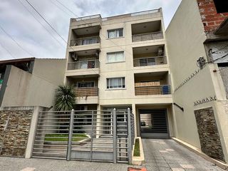Foto 1 de DEPARTAMENTO AL FRENTE EN TAPIALES EXCELENTE UBICACION