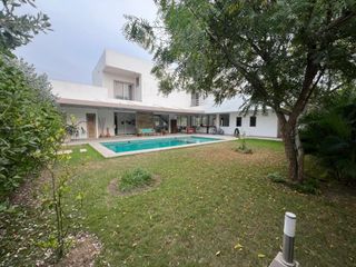 Foto 1 de casa en venta en barcelona de indias. Cod V173