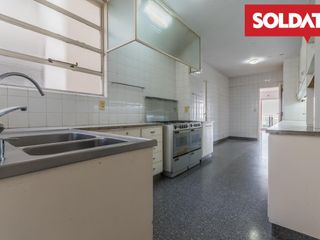 Departamento en venta, 5 ambientes, balcón aterrazado, 2 cocheras - Palermo Chico