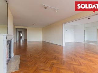 Departamento en venta, 5 ambientes, balcón aterrazado, 2 cocheras - Palermo Chico