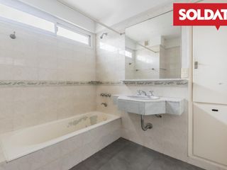 Departamento en venta, 5 ambientes, balcón aterrazado, 2 cocheras - Palermo Chico