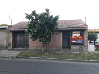Casa para 2 Familias en venta en Ezpeleta Este