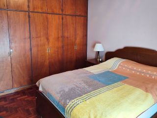 CASA EN VENTA - A METROS DE 5TA SECCIÓN. 4 Dorm/ 3 Baños/ Terraza/ Cochera doble