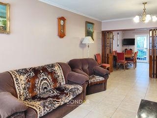 CASA EN VENTA - A METROS DE 5TA SECCIÓN. 4 Dorm/ 3 Baños/ Terraza/ Cochera doble
