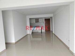 Foto 6 de ¡Vive la comodidad Frente al parque! y con una vista increíble 🏡🌳

Descubre este amplio departamento de 📐87 m² en el noveno piso de un moderno edifi